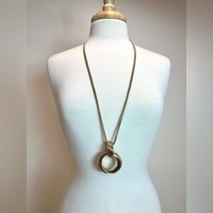 GOLD NECKLACE W/ PENDANT